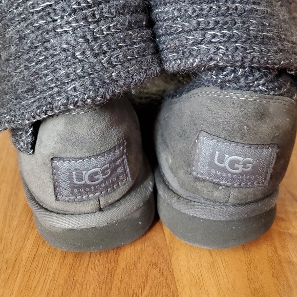 UGG Cardy Boots - Picture 3 of 3